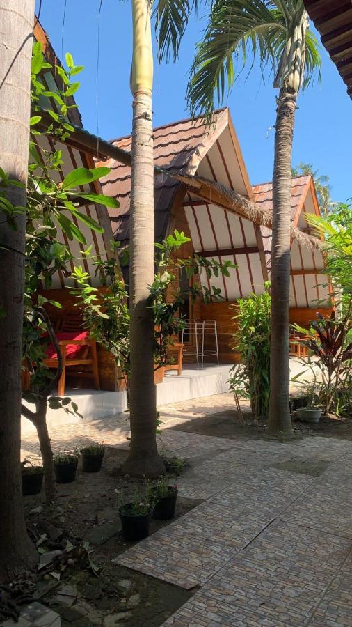 Mirna Homestay กิลิไอร์ ภายนอก รูปภาพ
