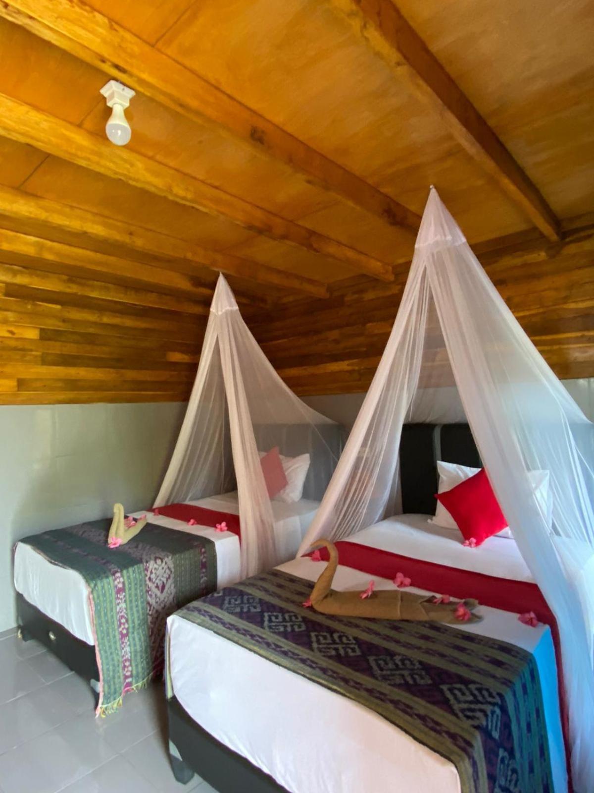 Mirna Homestay กิลิไอร์ ภายนอก รูปภาพ
