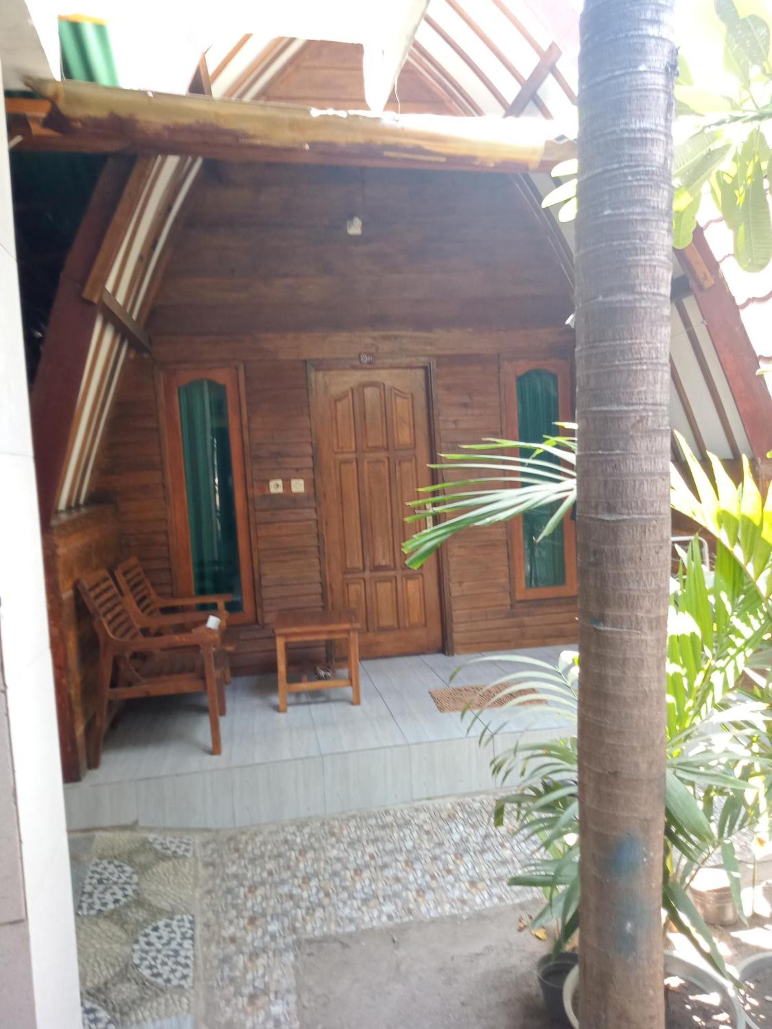 Mirna Homestay กิลิไอร์ ภายนอก รูปภาพ