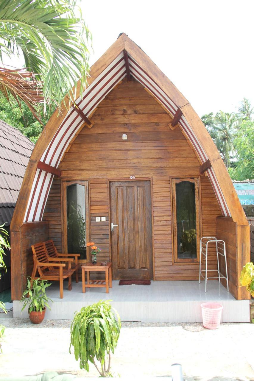 Mirna Homestay กิลิไอร์ ภายนอก รูปภาพ
