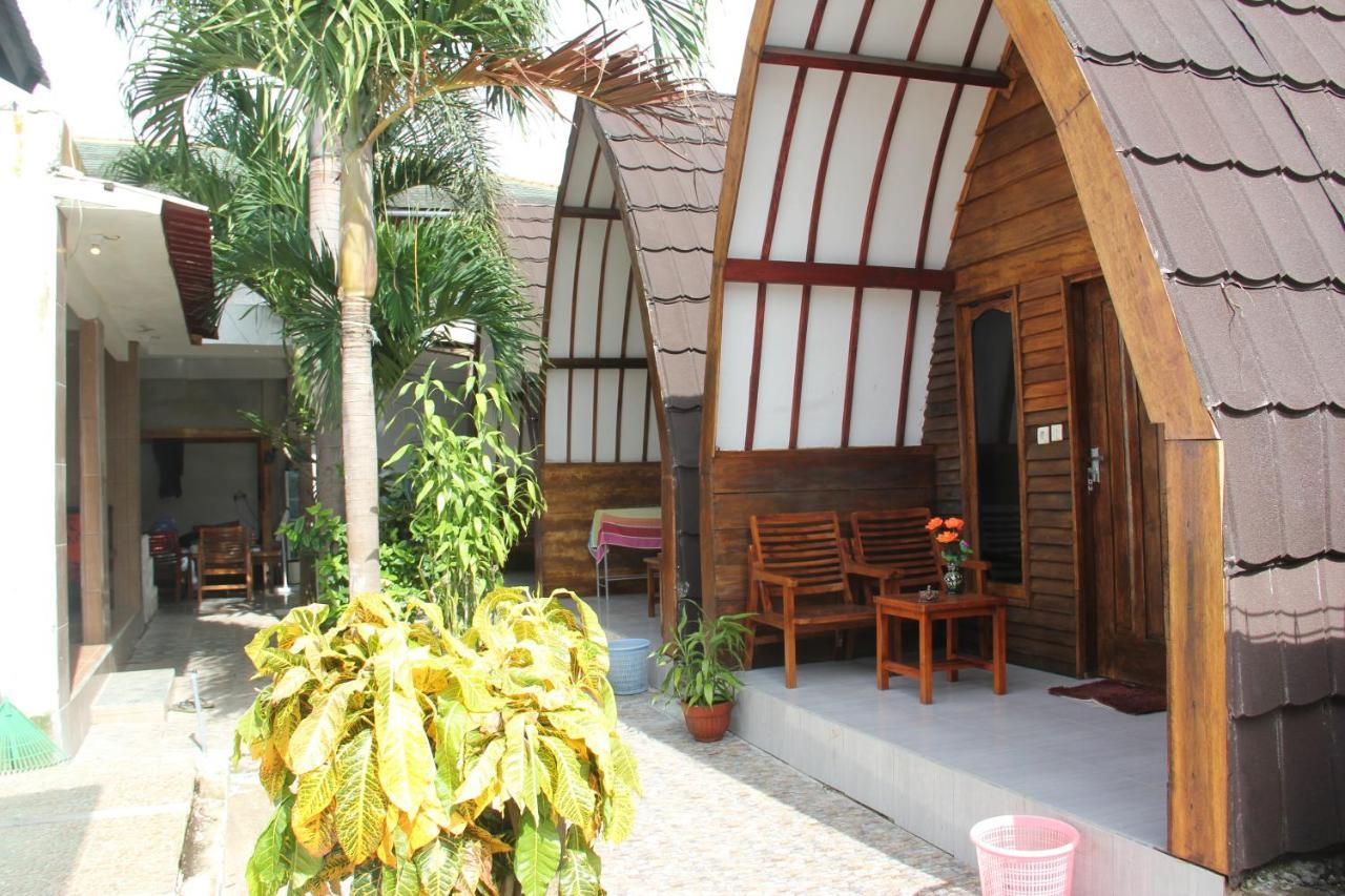 Mirna Homestay กิลิไอร์ ภายนอก รูปภาพ