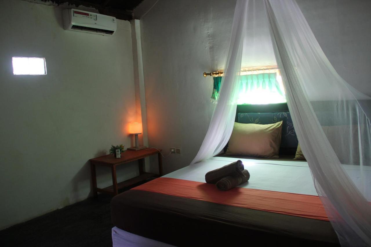 Mirna Homestay กิลิไอร์ ภายนอก รูปภาพ