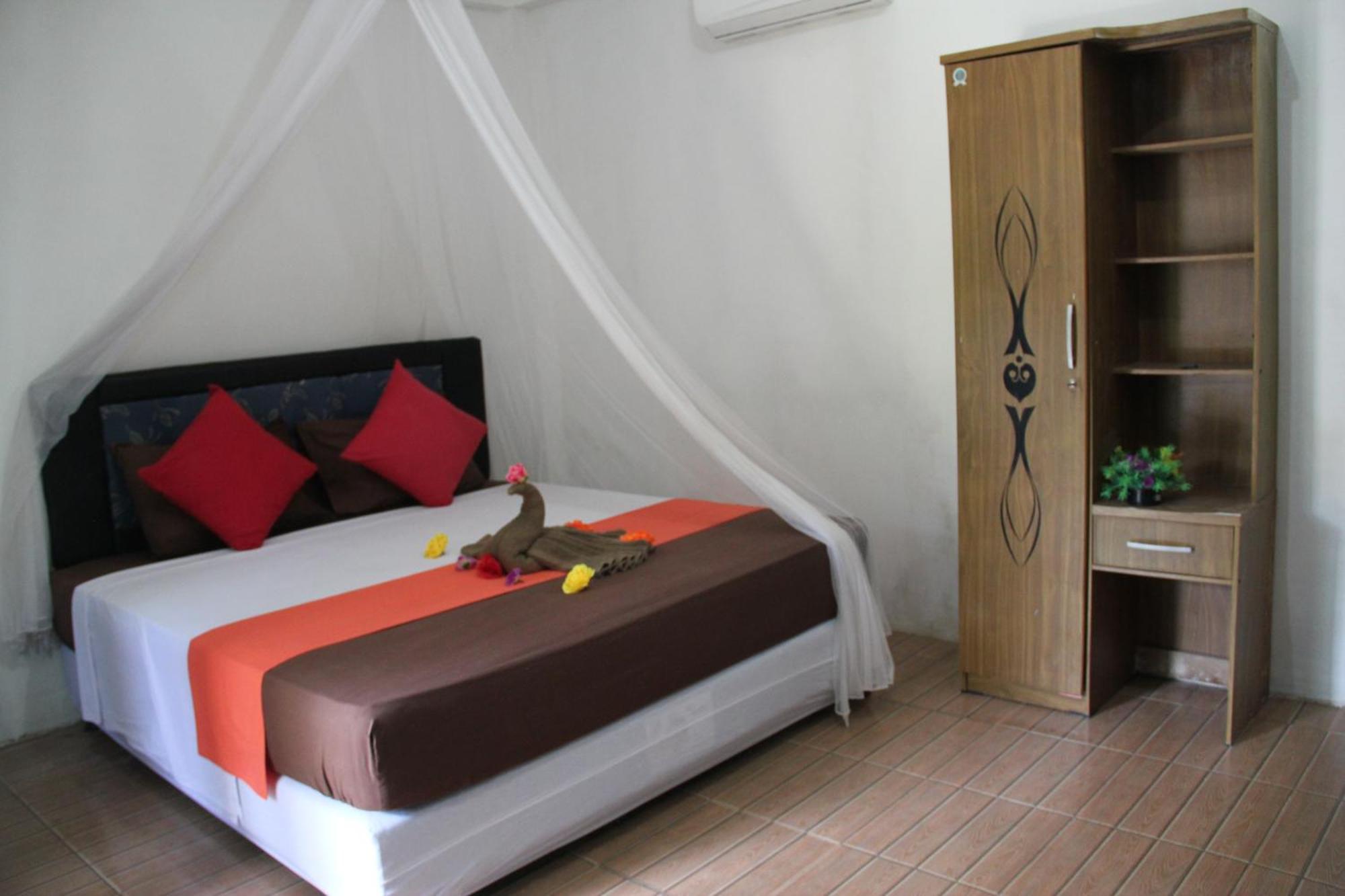 Mirna Homestay กิลิไอร์ ภายนอก รูปภาพ