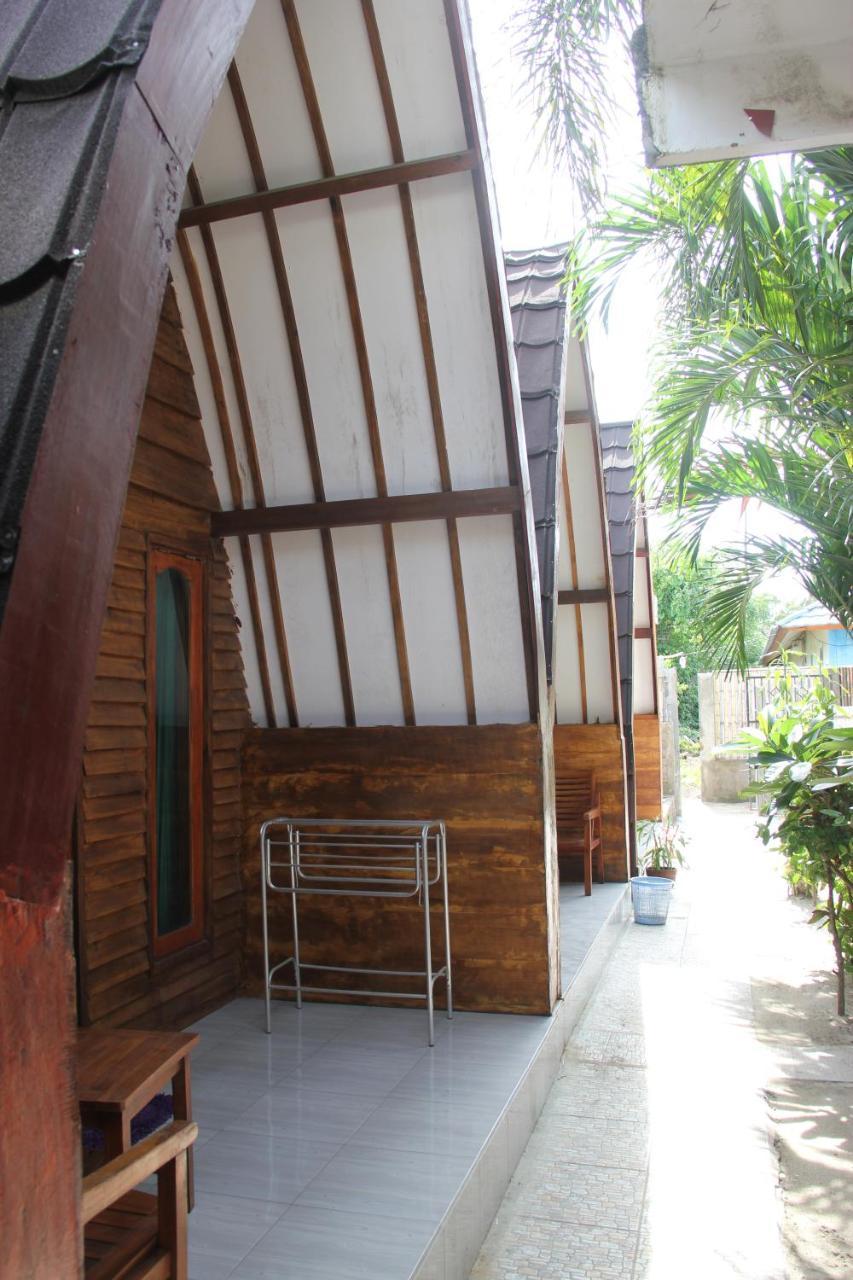 Mirna Homestay กิลิไอร์ ภายนอก รูปภาพ