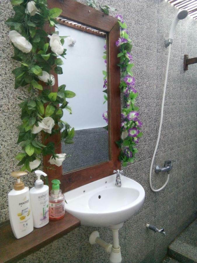 Mirna Homestay กิลิไอร์ ภายนอก รูปภาพ