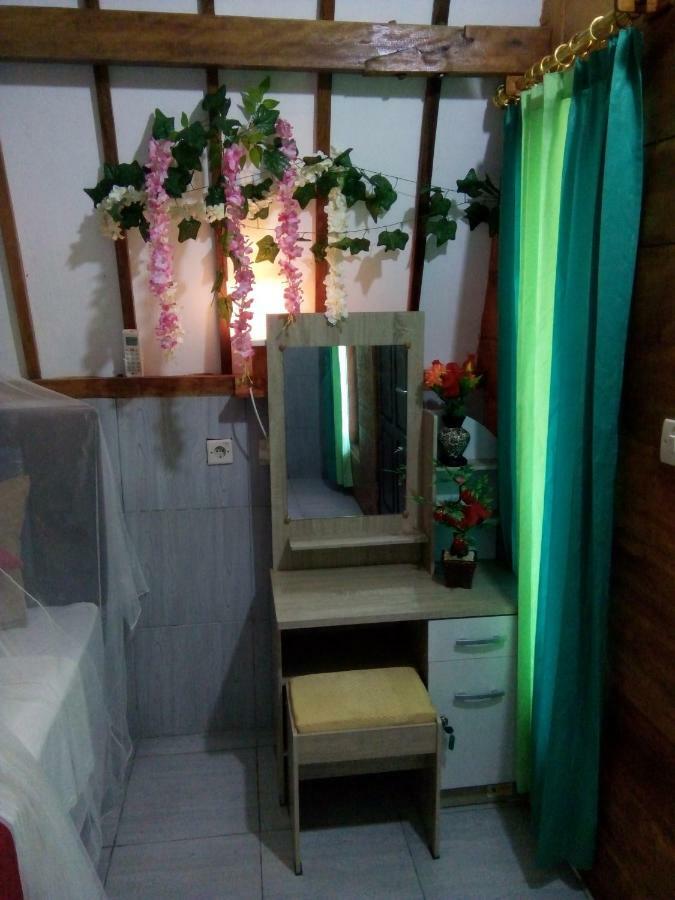 Mirna Homestay กิลิไอร์ ภายนอก รูปภาพ